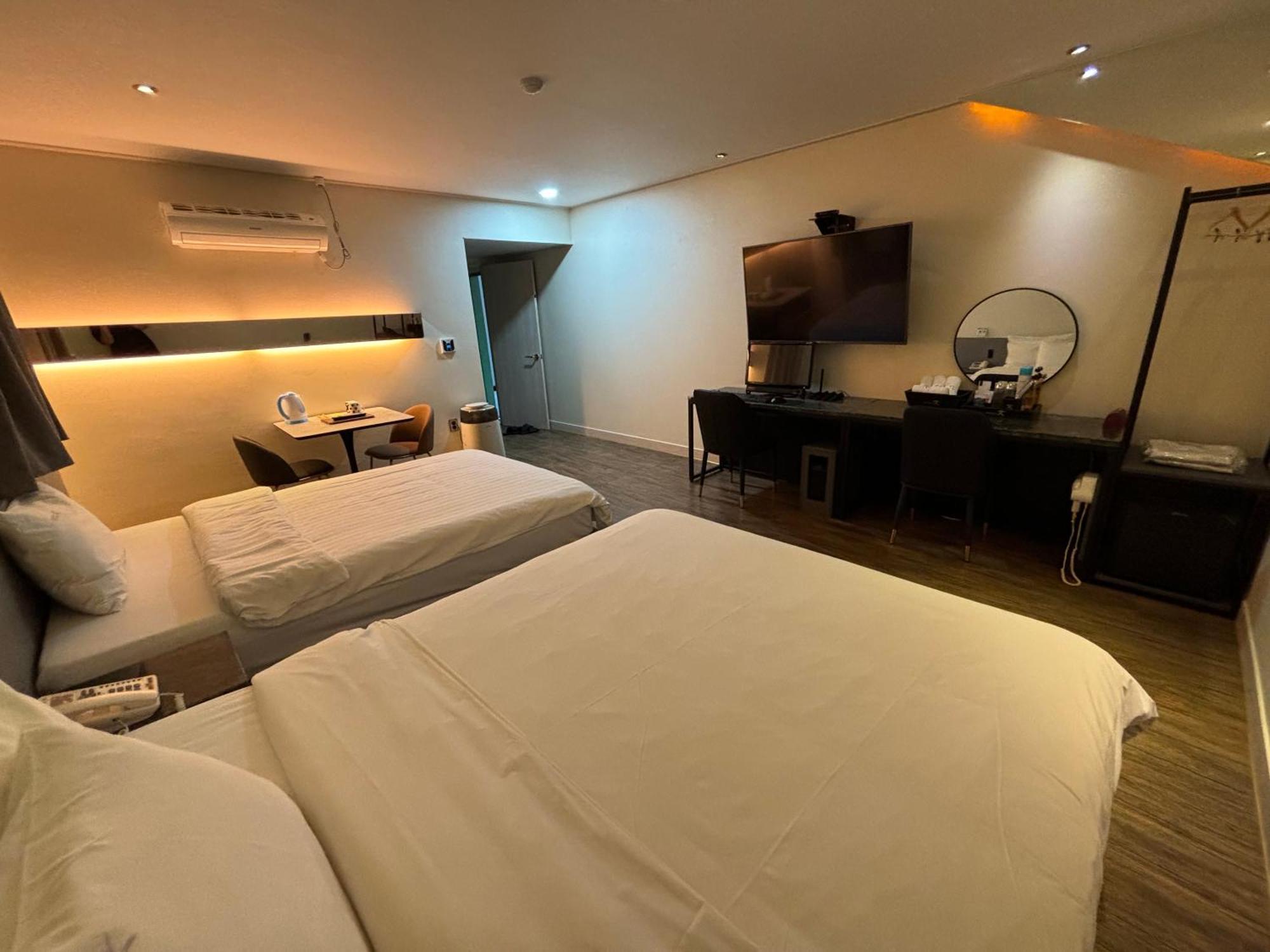 Cheonan K Hotel Экстерьер фото
